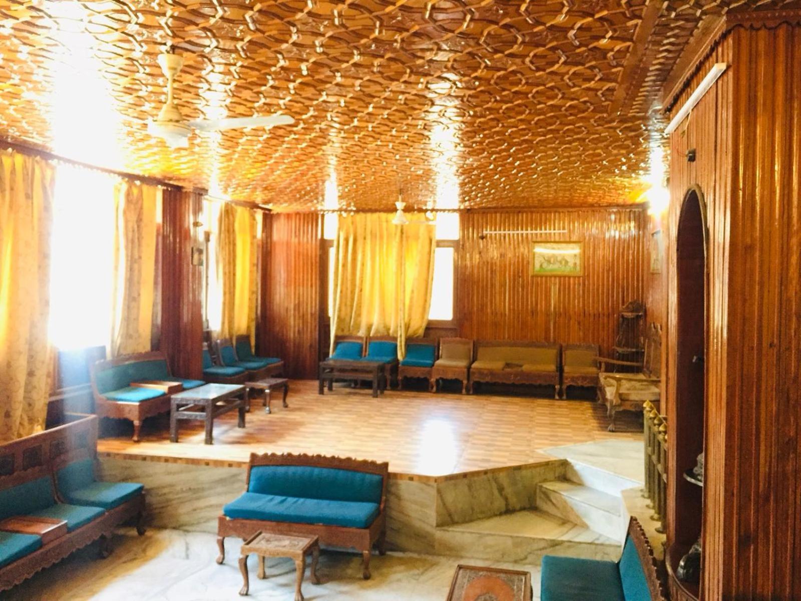 Kashmir Hill Town Hotel Srīnagar Exterior foto