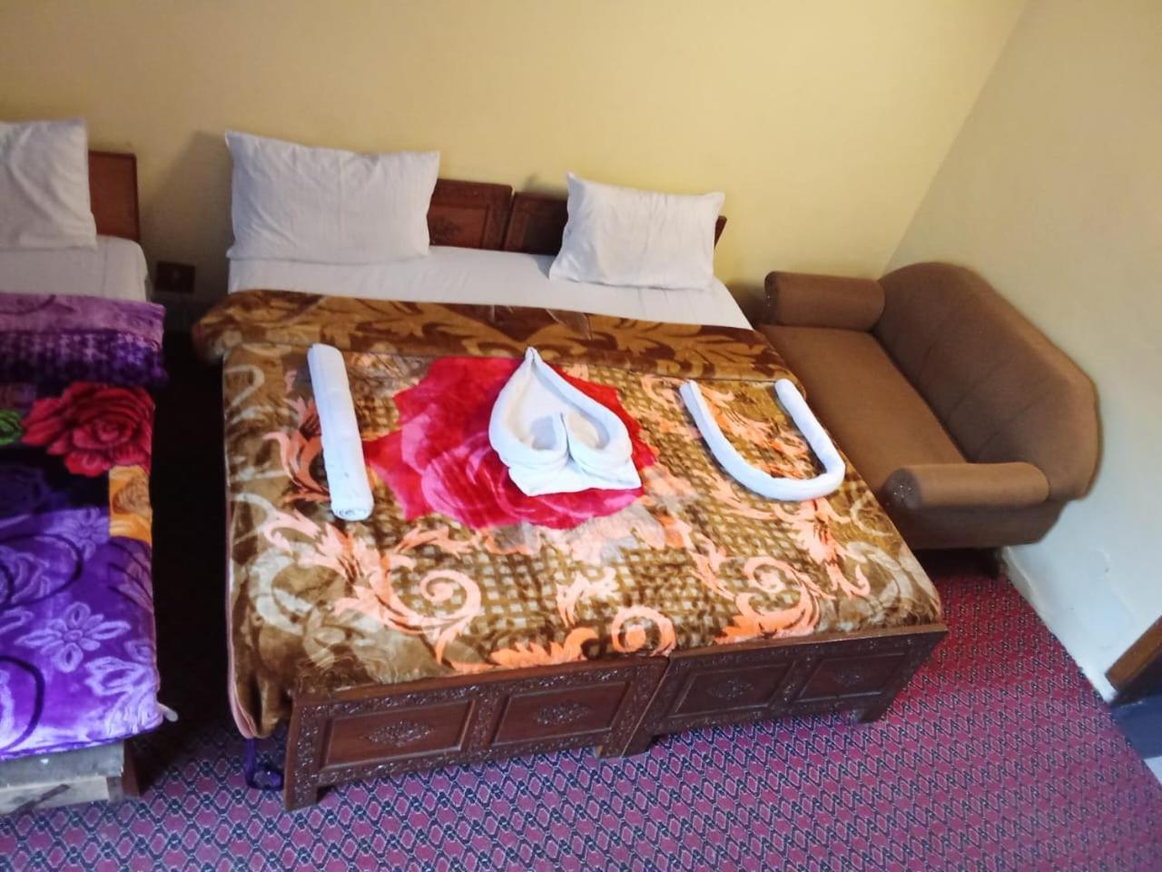 Kashmir Hill Town Hotel Srīnagar Exterior foto