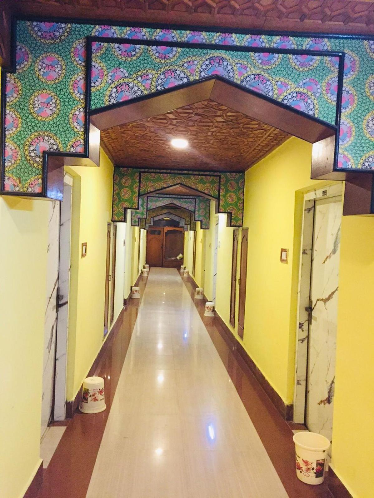 Kashmir Hill Town Hotel Srīnagar Exterior foto